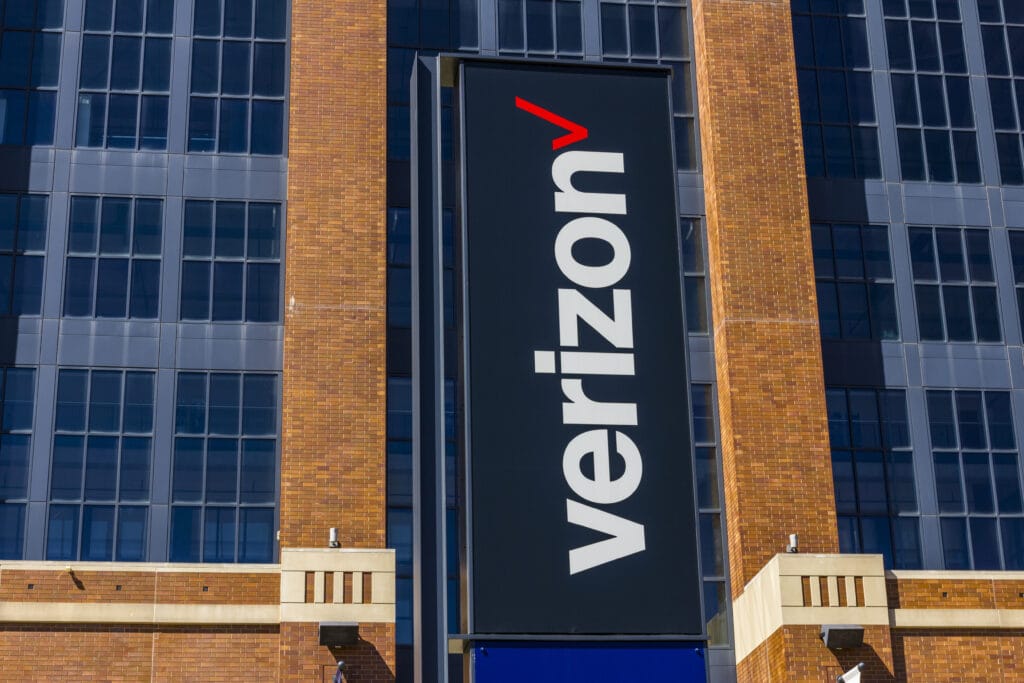Verizon Stock Rises as Turnaround Plan Gains Traction