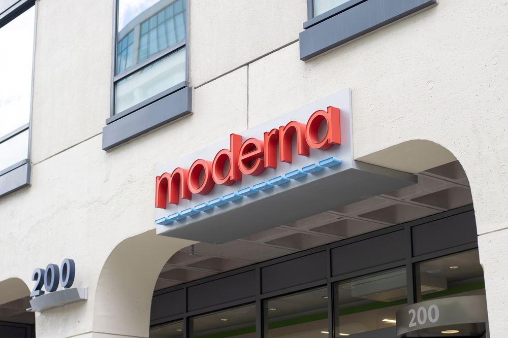 Moderna Stock Dips Despite Narrower Quarterly Loss