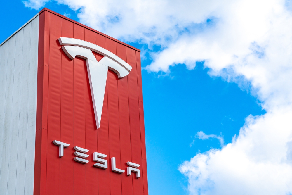 Tesla Stock Rises, But 5-Day Streak Masks Risks