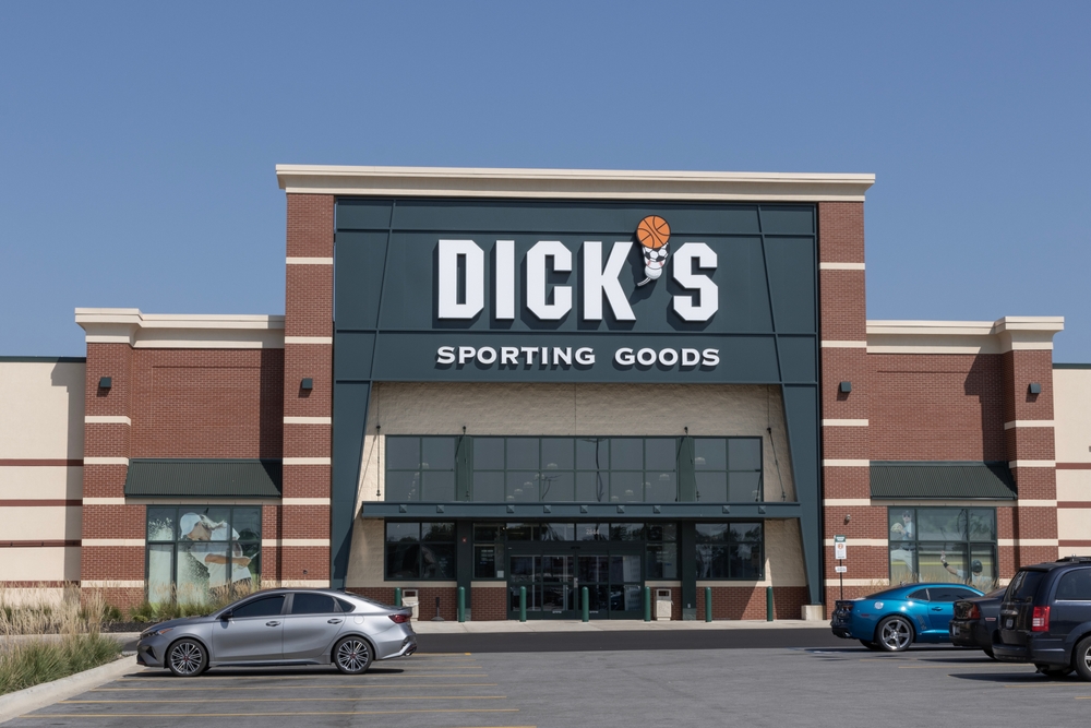 Dick's Sporting Goods Lowers Outlook as Stock Drops