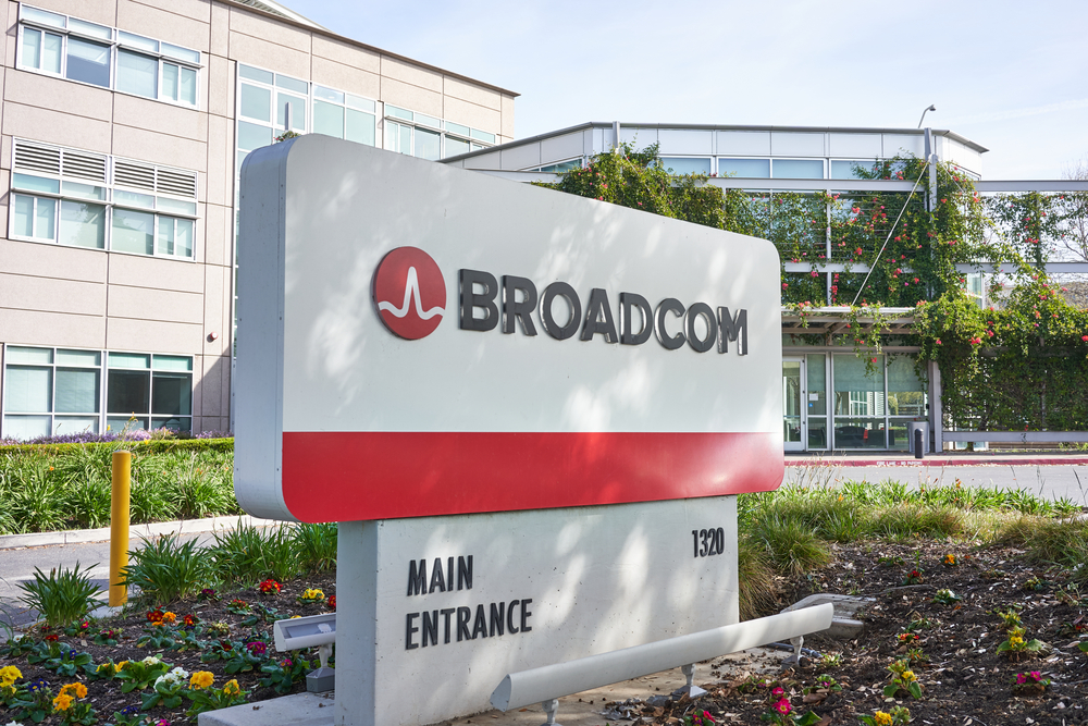 Broadcom Earnings: Date, Estimates and the AI-Networking Read-Through