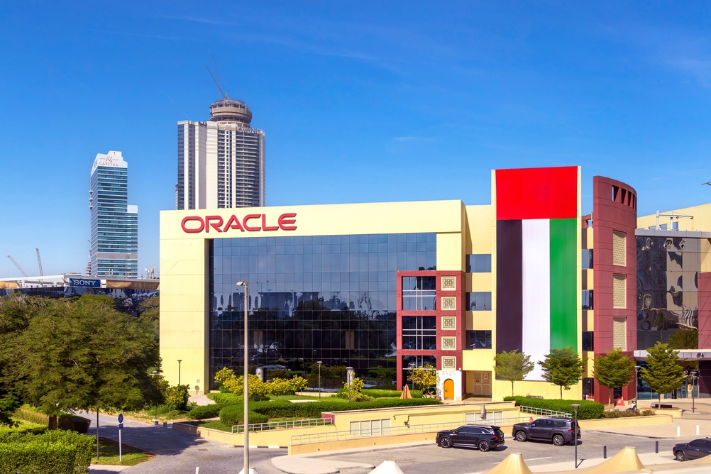 Oracle Stock Falls on Ellison Share-Sale Cancellation